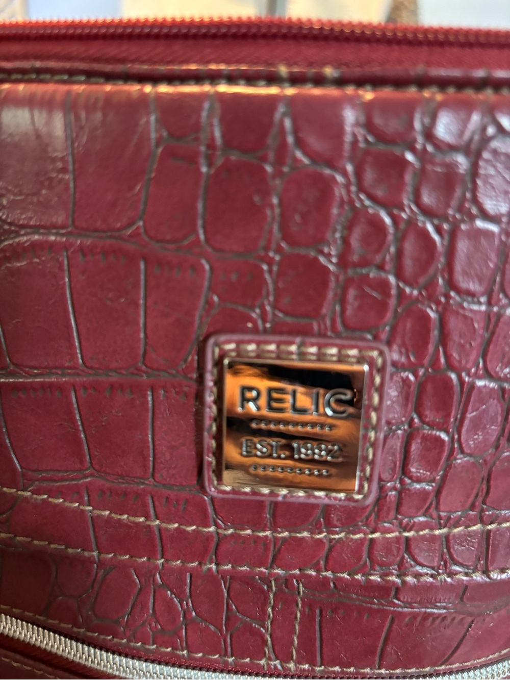Relic Croc-Embossed crossbody Bag in Burgundy